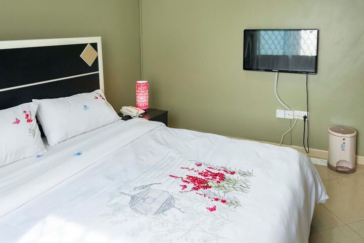 Room 13 of 48