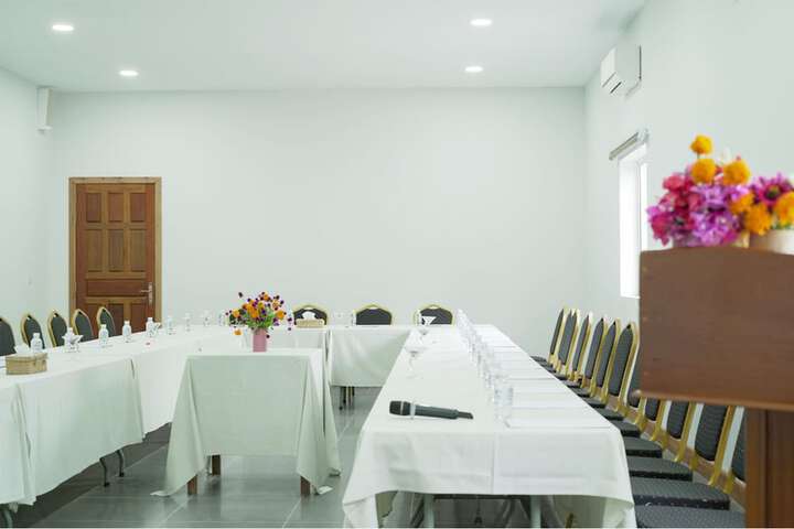 Ballroom/Hall 166 of 189