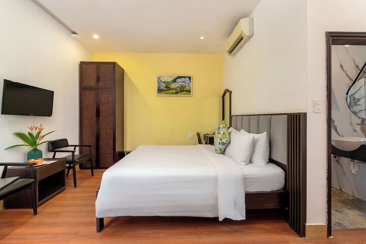 Room 4 of 89