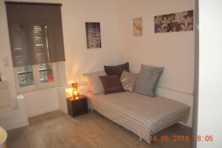 Room 7 of 8