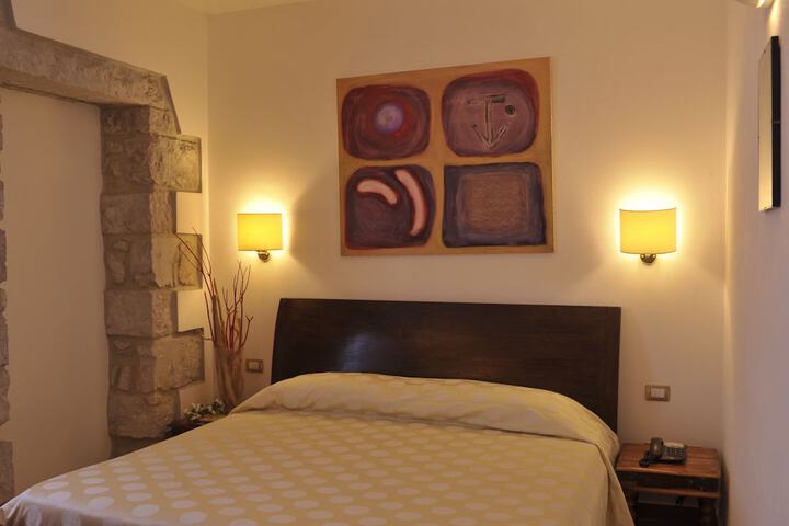Room 9 of 31