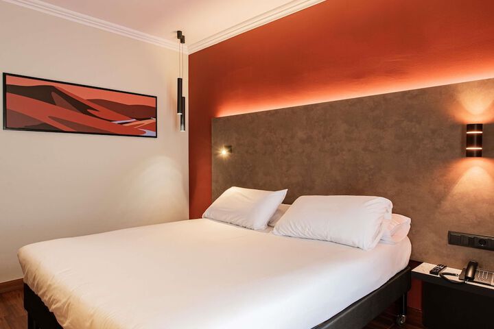 Room 21 of 108