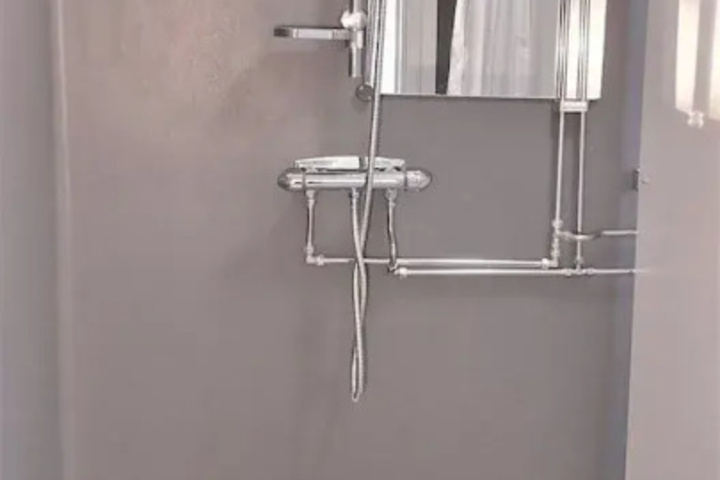 Room 10 of 17