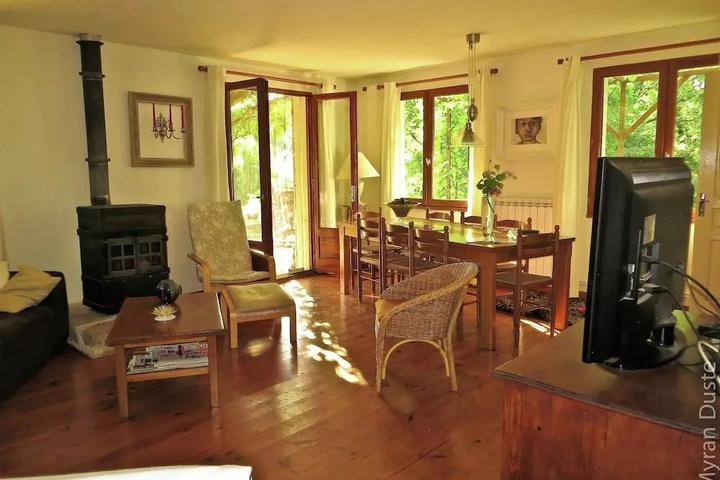 Room 3 of 6