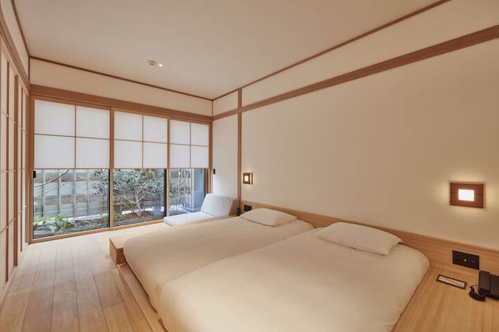 Room 14 of 71