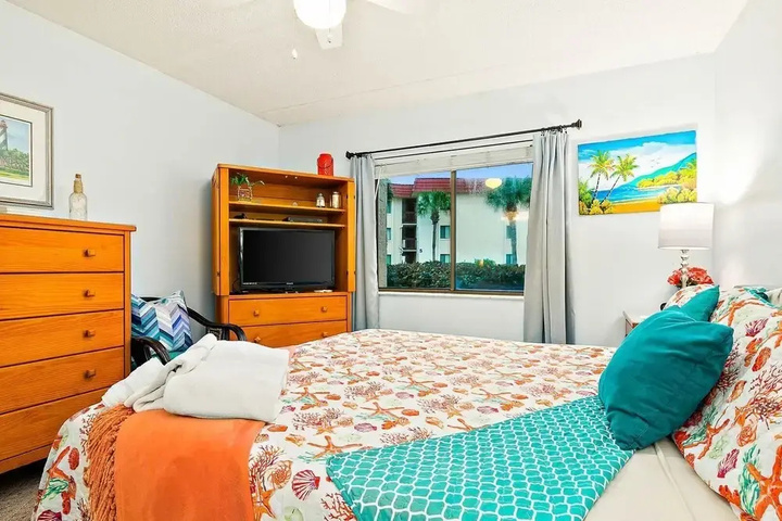 Room 3 of 16