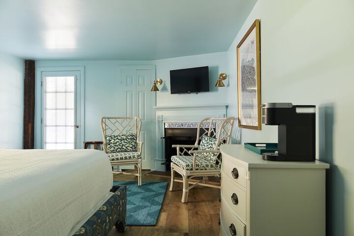 Room 16 of 72