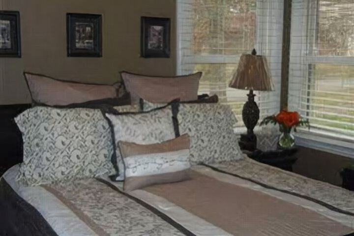 Cozy Southern Charm Bed & Breakfast