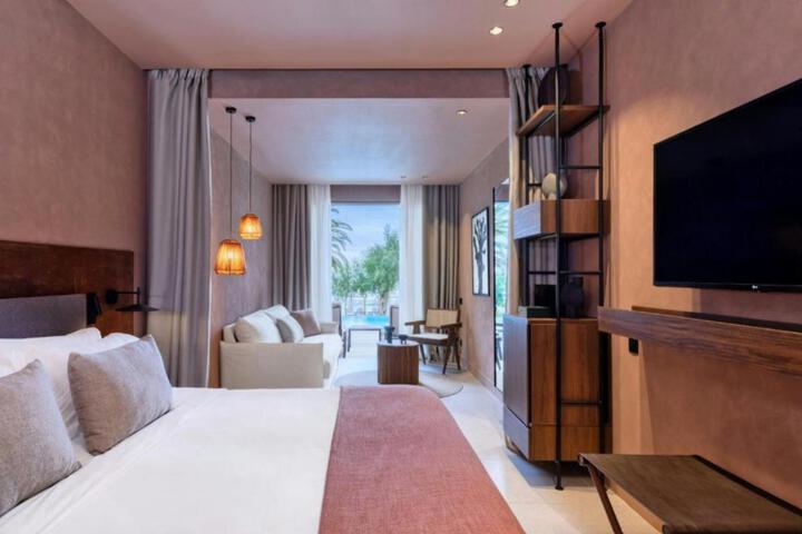 Room 35 of 52