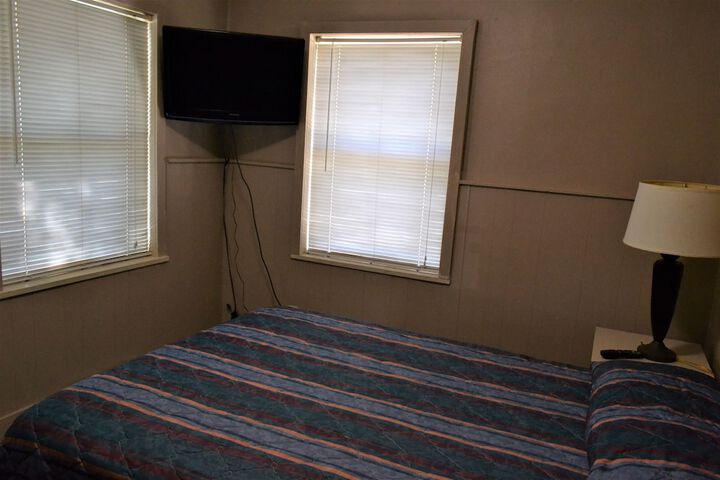 Room 33 of 81
