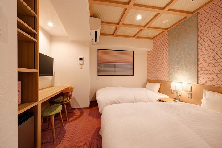Room 15 of 66