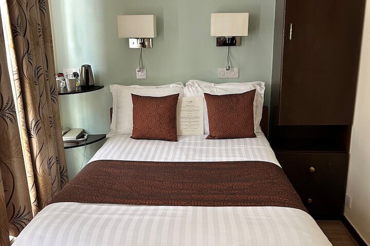 Room 37 of 97