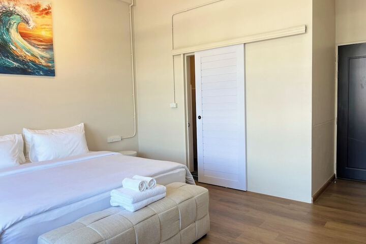 Room 30 of 63