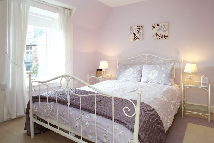 Room 4 of 28