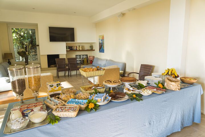 Dining 72 of 91