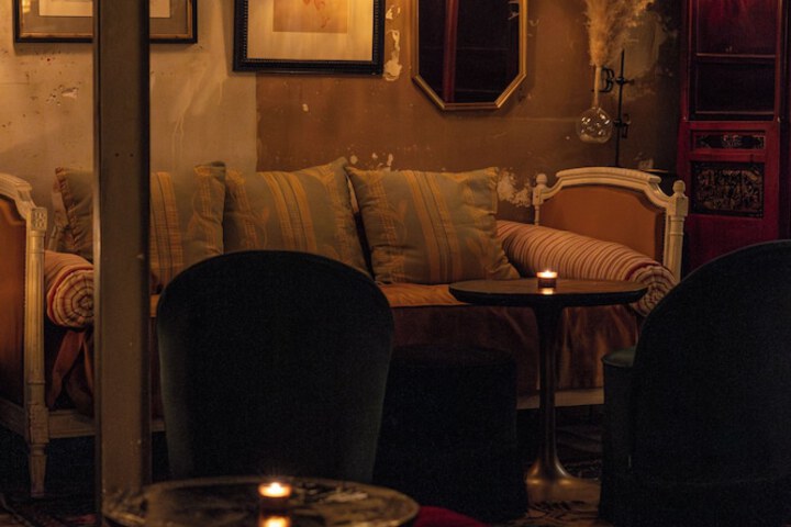 Lounge 51 of 62