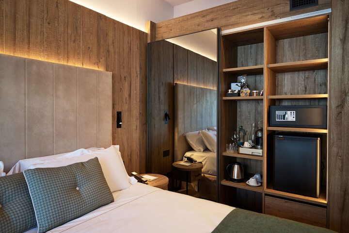 Room 11 of 47