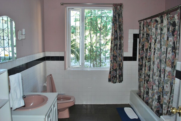 Room 34 of 71