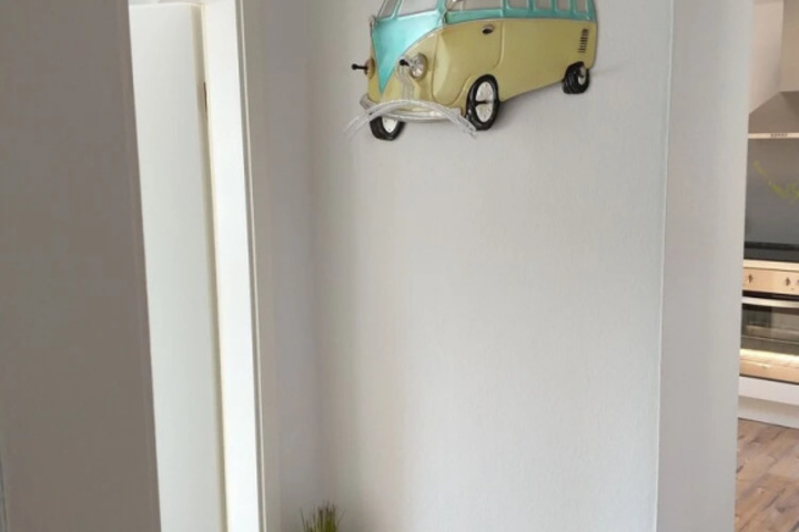 Room 12 of 19