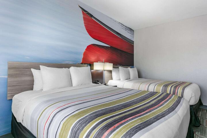 2 Queen Beds (4 of 16)