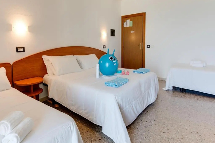 Room 4 of 21