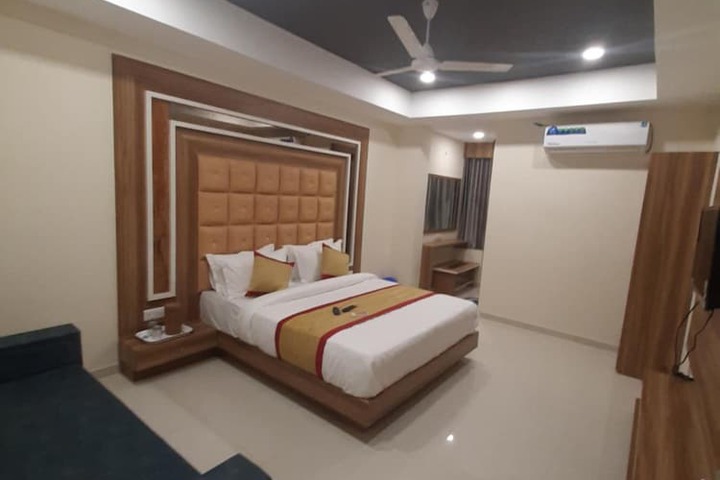 Room 25 of 37