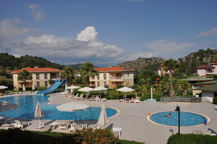 Pools & Facilities