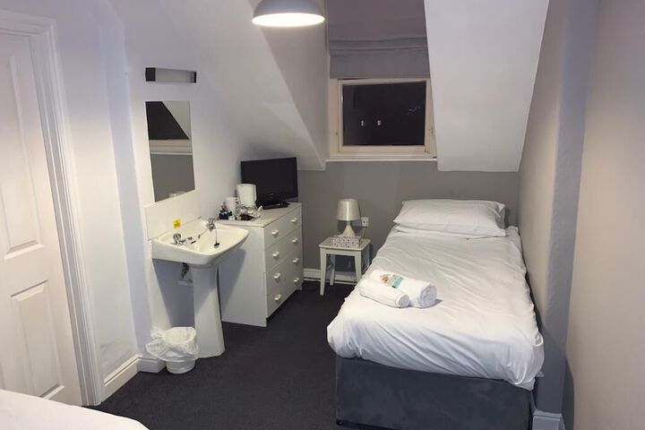 Room 2 of 47