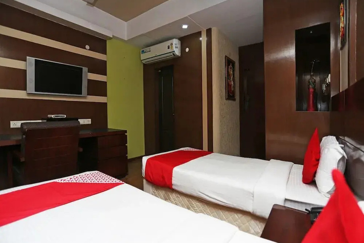 Room 6 of 17