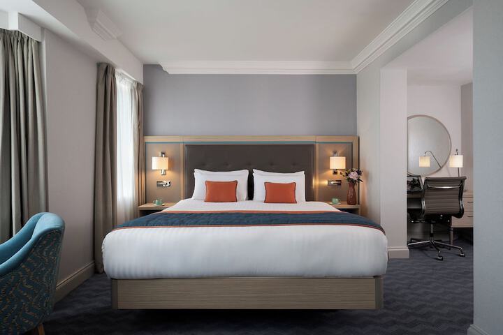 Room 31 of 74