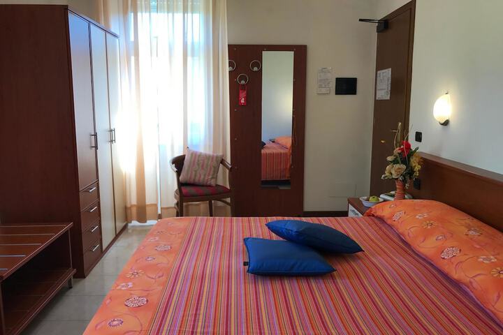 Room 9 of 91