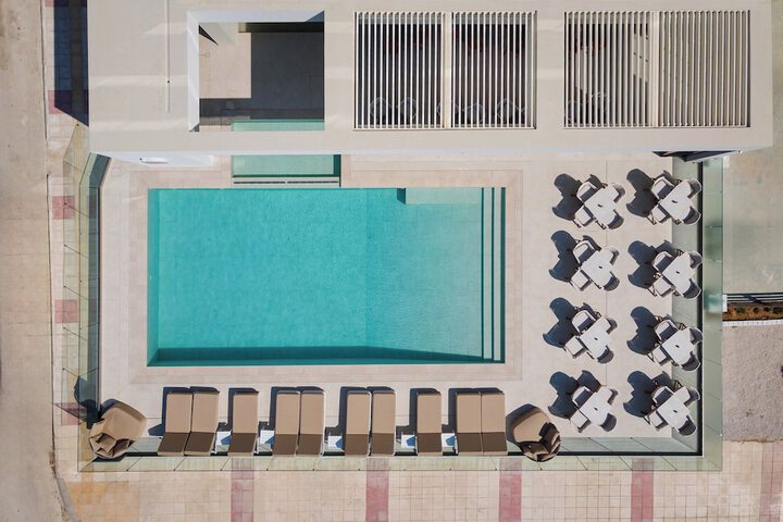 Pool 50 of 79