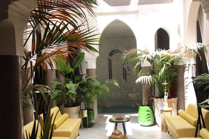 Entrance & Lobby
