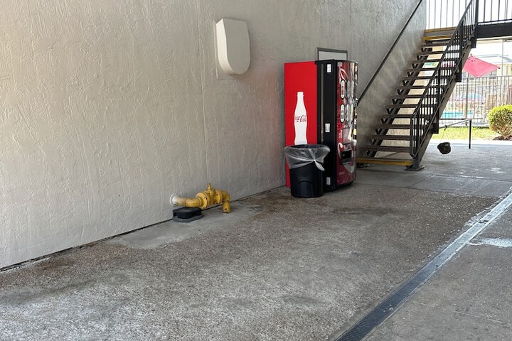 Hotel Exterior 12 of 12