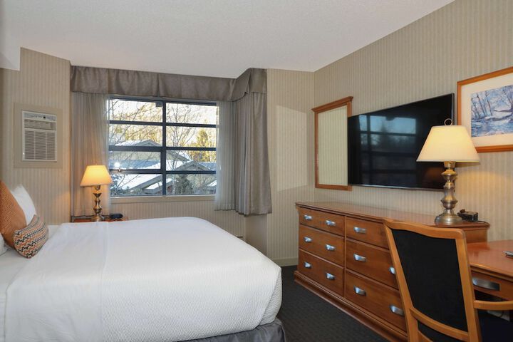 Room 11 of 42