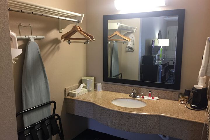 Bathroom amenities