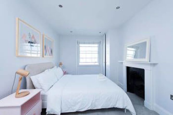 Room 9 of 30