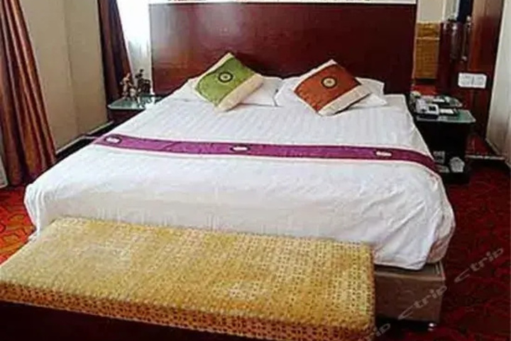 Room 3 of 8