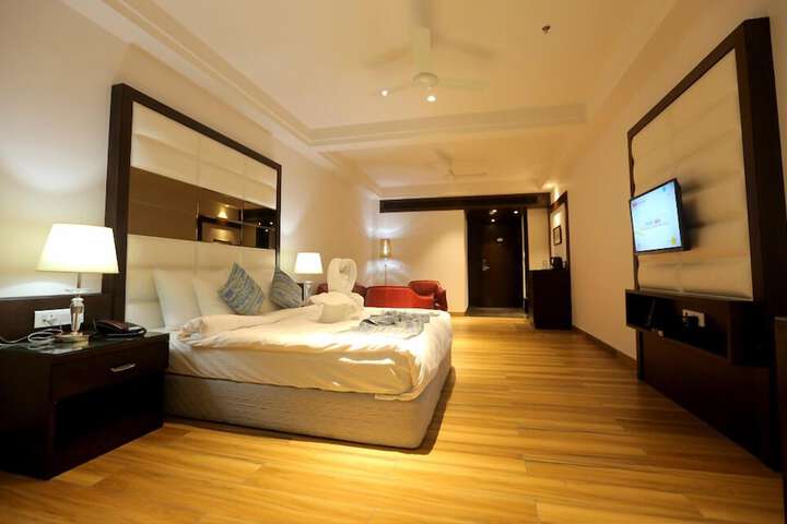 Room 40 of 74