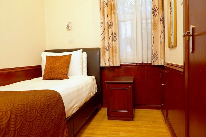 Room 34 of 97