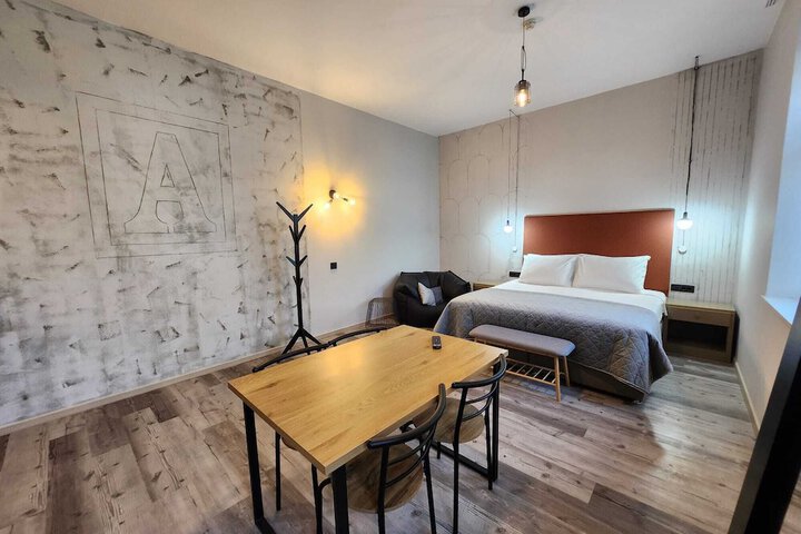 Room 34 of 68