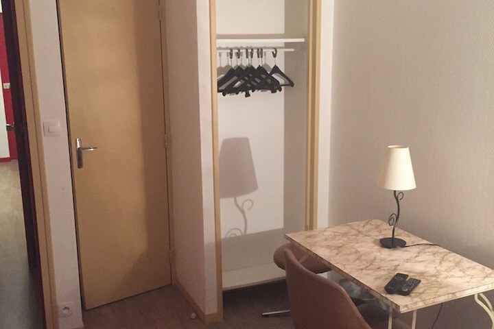Room 16 of 25