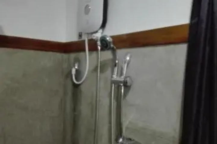 Room 5 of 11