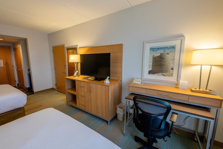 Room 6 of 94