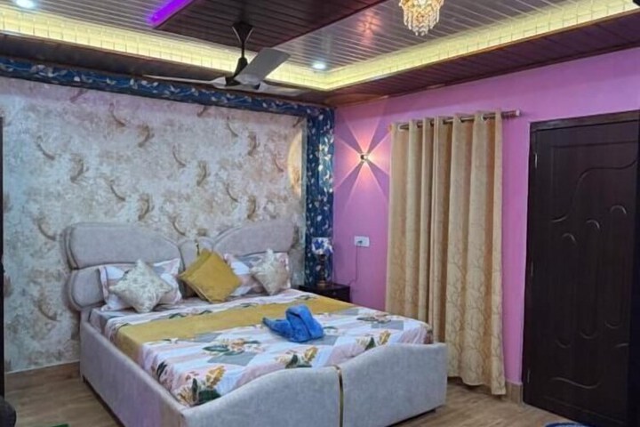 Room 5 of 25