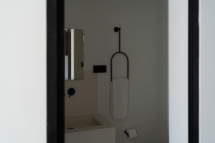 Room 111 of 190
