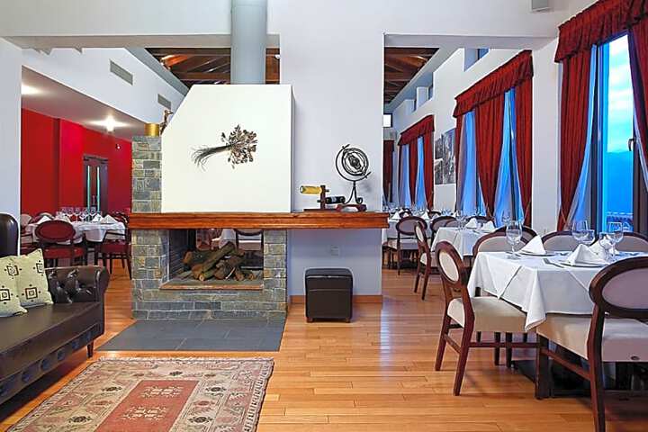 Ampelos Hotel