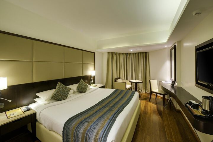 Room 12 of 48