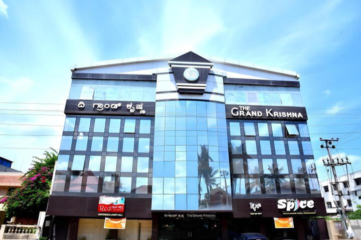 THE GRAND KRISHNA LUXURY HOTEL