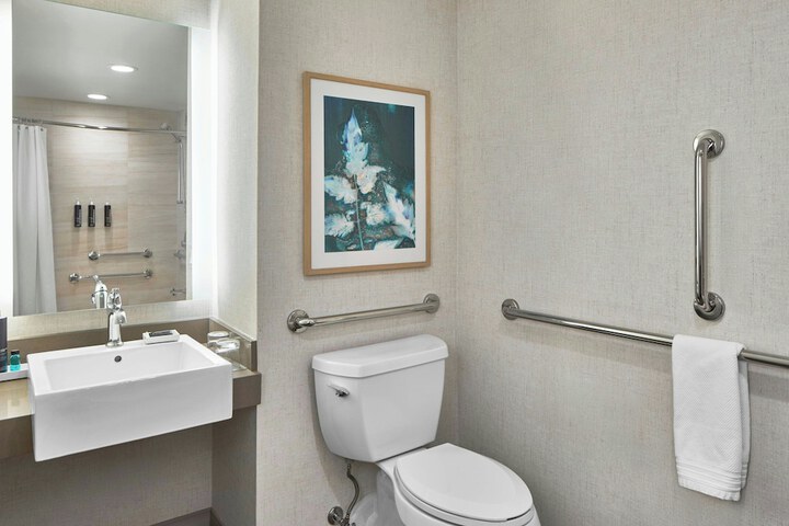 Room 62 of 126